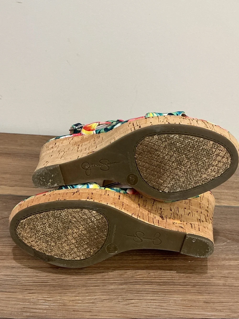 Jessica Simpson Jeisha Hawaiian Floral-Print wedge sandals, size 8.5